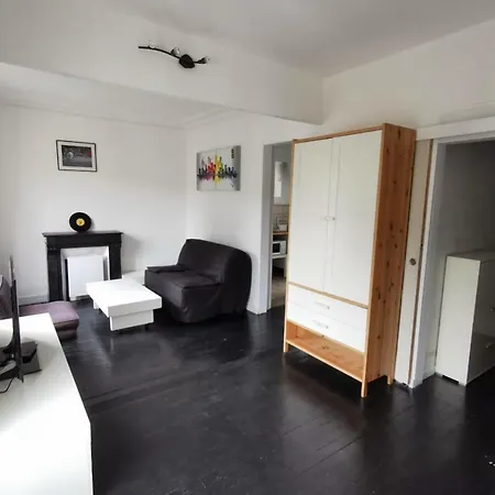 Cozy Minimalist Flat In 13th By Guestready *