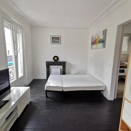 Cozy Minimalist Flat In 13th By Guestready *