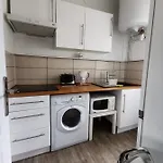 Cozy Minimalist Flat In Paris 13Th By Guestready